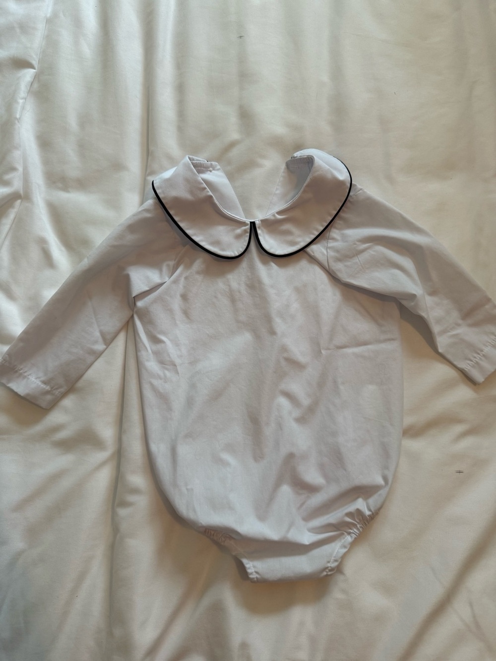 The Beaufort Bonnet Company
TBBC Peter Pan Long Sleeve navy trim size 6-12 mo